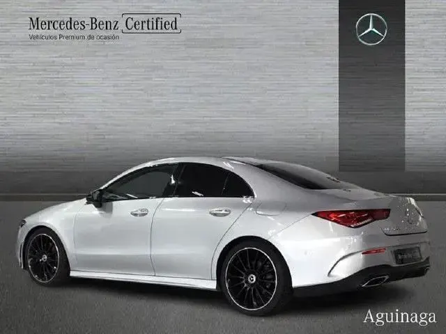Usado Mercedes CLA200 163 CV (119 kW) 2023 Plata iridio Coupe
