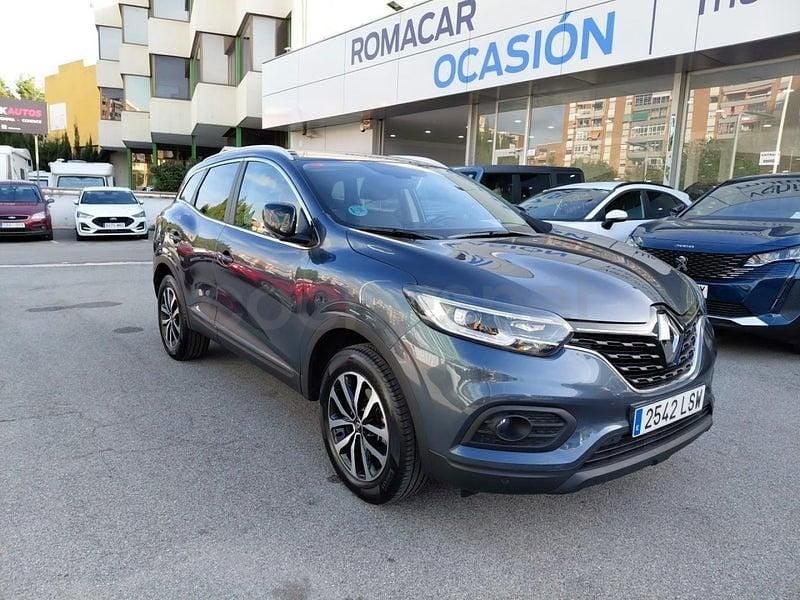 Usado Renault Kadjar LIMITED 140 CV (102 kW) 2021 Gris / plata SUV