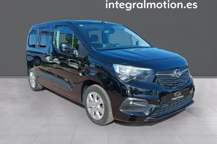 Usado Opel Combo Life Elegance 130 CV (95 kW) 2022