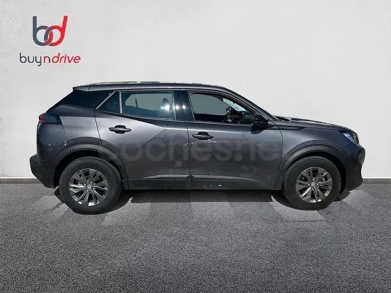 Usado Peugeot 2008 Active 100 CV (73 kW) 2022 Gris / plata SUV