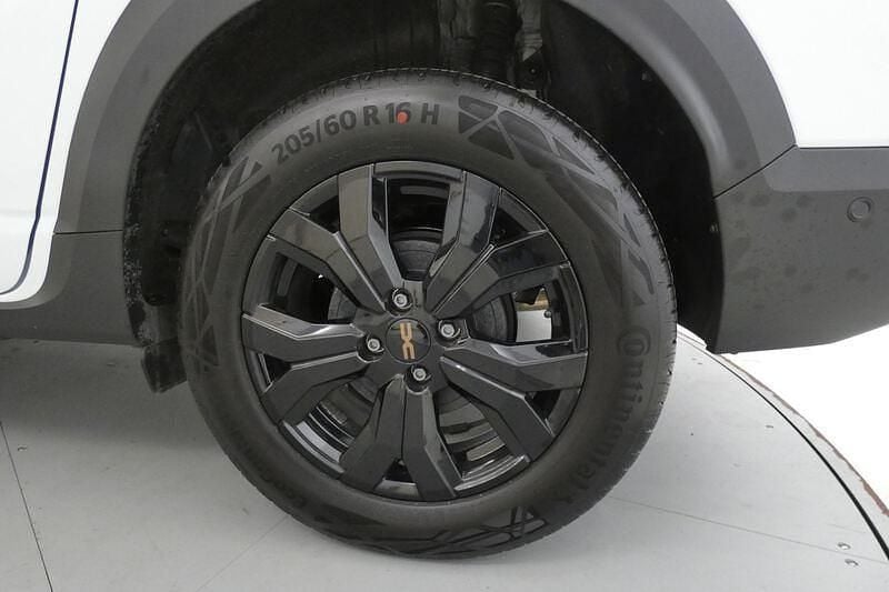 Usado Dacia Jogger Extreme 140 HP (102 kW) 2025 Branco Monovolume