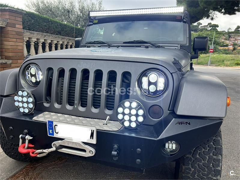 Usado Jeep Wrangler Sahara 177 CV (130 kW) 2008 Negro SUV