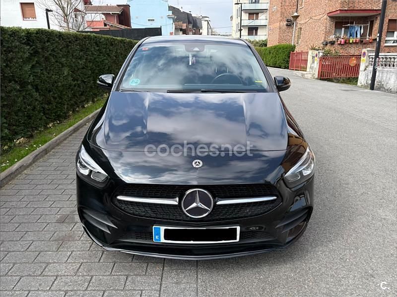 Usado Mercedes B180 136 CV (100 kW) 2021 Negro Monovolumen