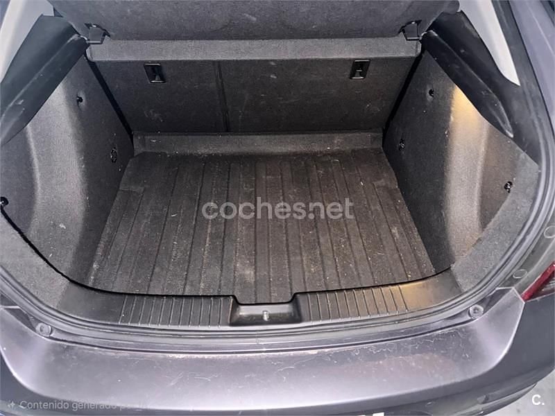 Usado Chevrolet Cruze LTZ 141 CV (103 kW) 2012 Gris / plata Berlina