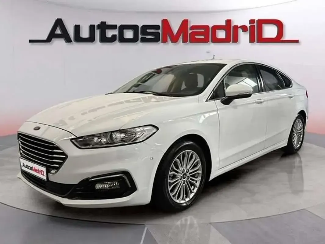 Usado Ford Mondeo Titanium 189 CV (139 kW) 2021 Blanco Berlina