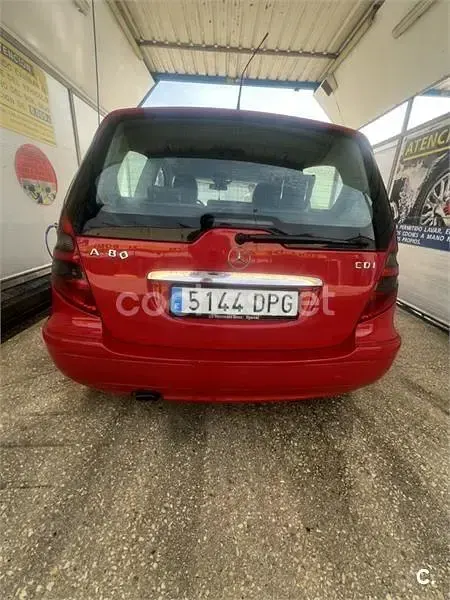 Usado Mercedes A180 Classic 109 CV (80 kW) 2005 Rojo Monovolumen