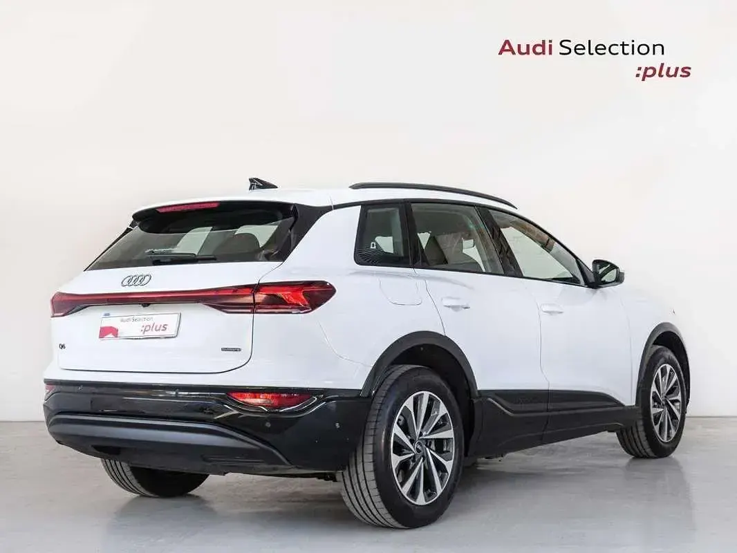 Usado Audi Q6 e-tron Advanced Plus 284 kW (387 CV) 2025 Blanco SUV