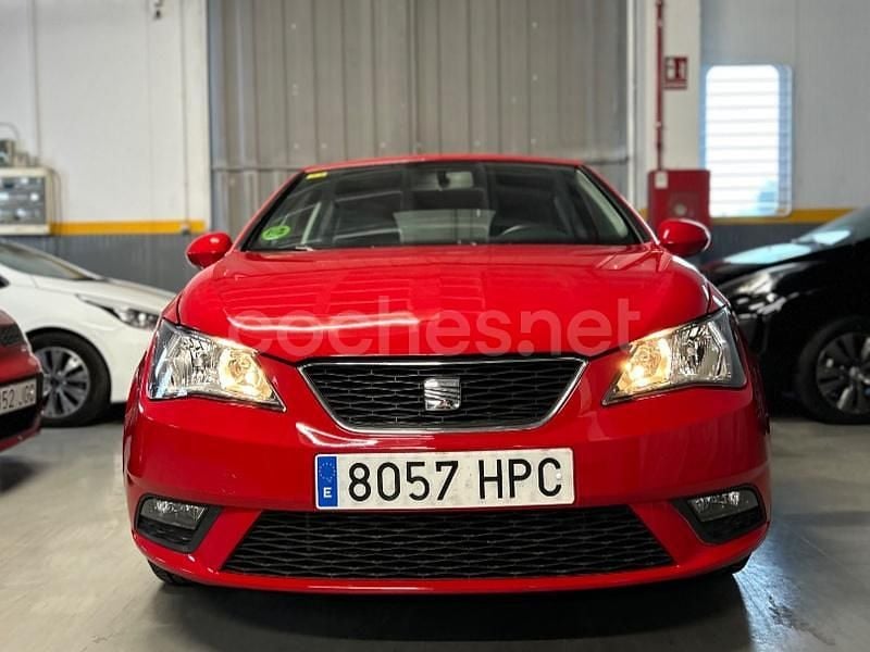 Usado Seat Ibiza Style 85 CV (62 kW) 2012 Rojo Berlina