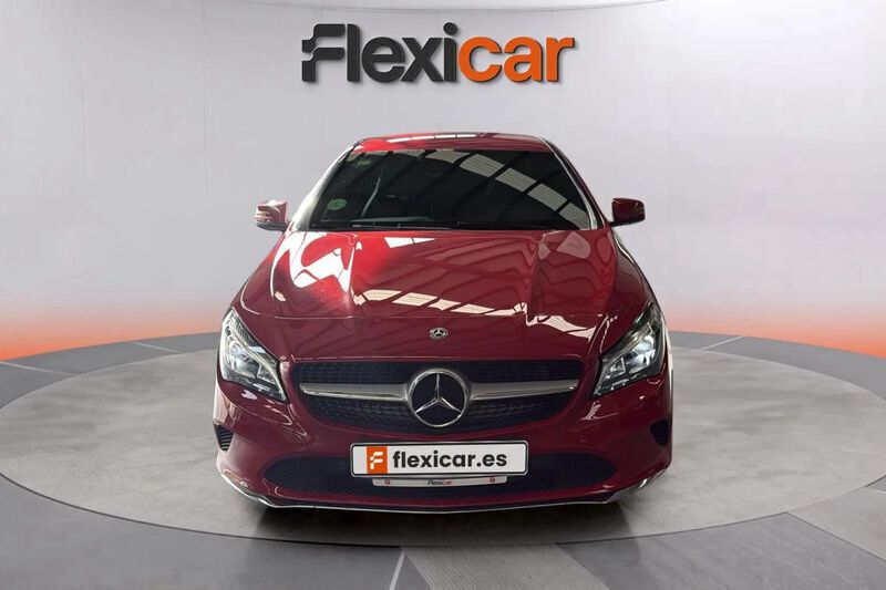 Usado Mercedes CLA220 Shooting Brake 178 CV (130 kW) 2017 Rojo Familiar