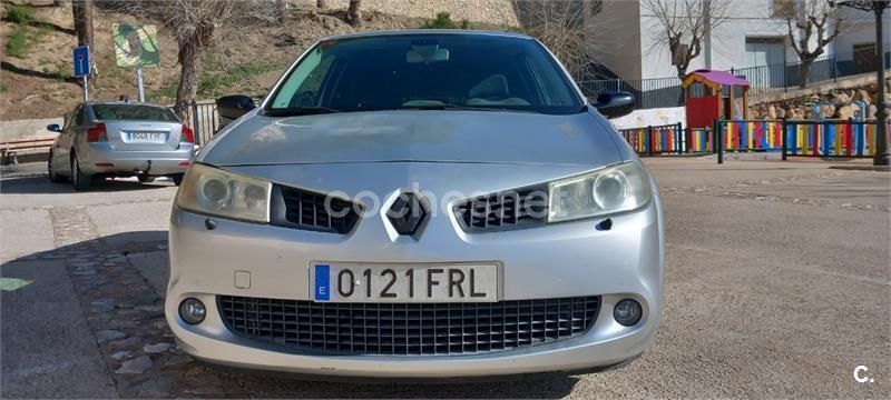 Gris / plata Usado 2007 Renault Mégane II Extreme Berlina | 2400 € (Buen precio) - Imagen 1/4