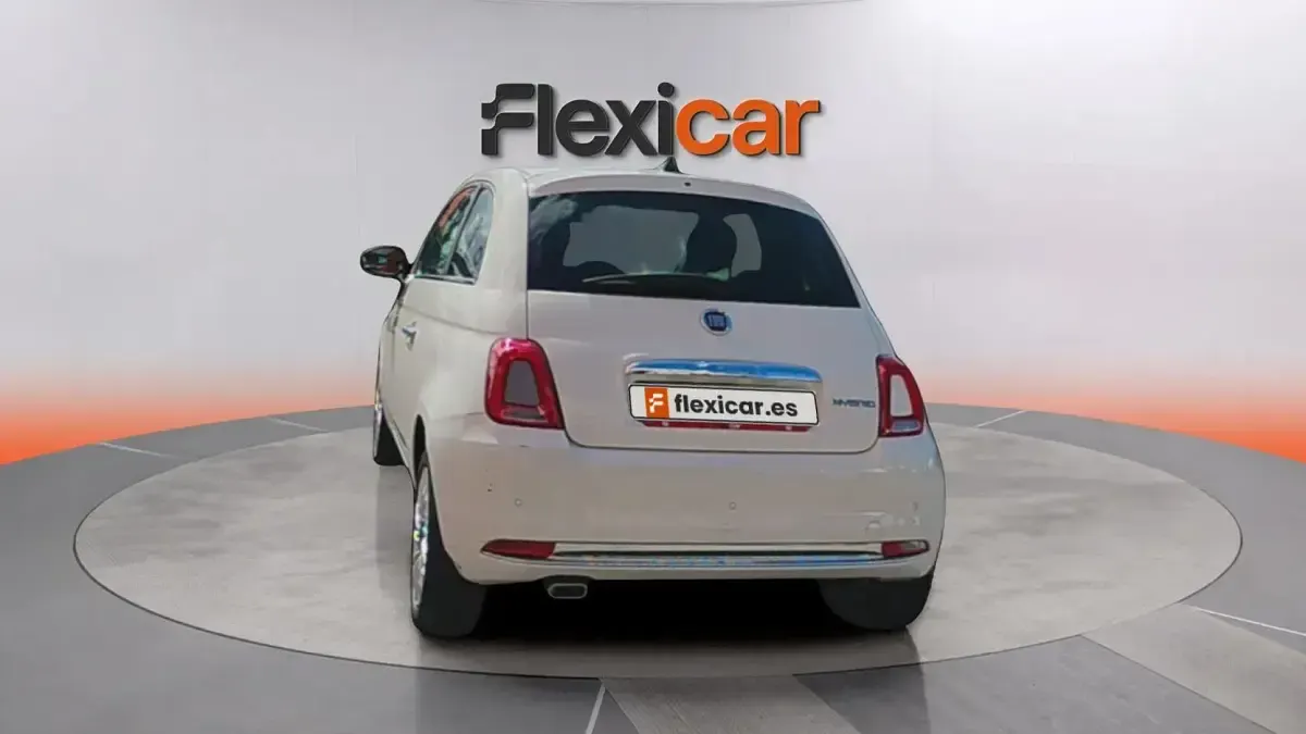 Usado Fiat 500 71 CV (52 kW) 2023 Blanco Berlina