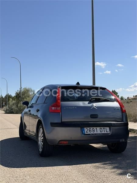 Usado Citroën C4 VTR Sport 110 CV (80 kW) 2005 Gris / plata Berlina