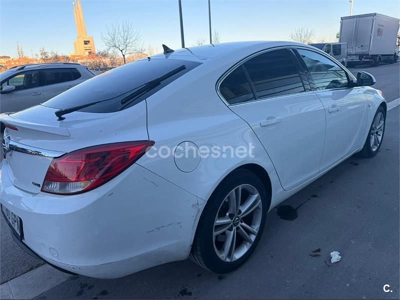 Usado Opel Insignia Sport 160 CV (117 kW) 2009 Blanco Berlina