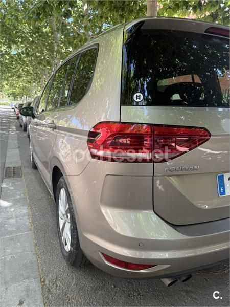 Beige Usado 2018 VW Touran Advance Monovolumen | 17.500 € (Buen precio) - Imagen 1/4