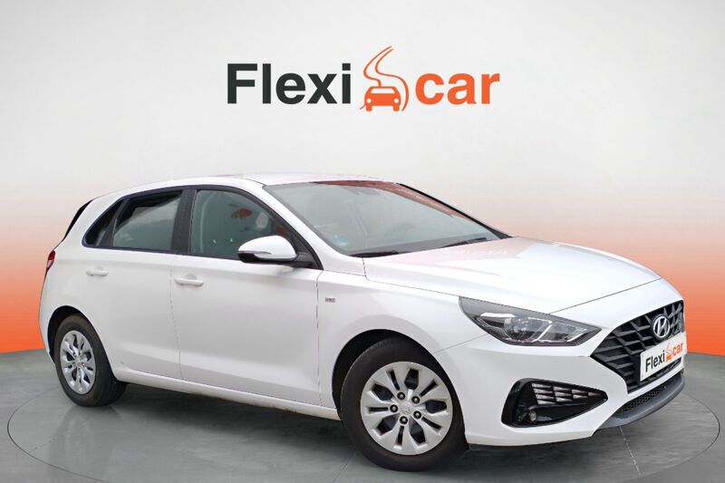 Blanco Usado 2022 Hyundai i30 Berlina | 13.990 € (Buen precio) - Imagen 1/4