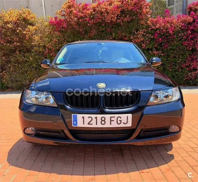 Usado BMW 318 129 CV (94 kW) 2008 Negro Familiar
