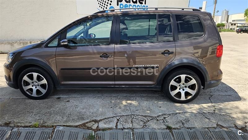 Usado VW Touran 140 CV (102 kW) 2011 Marrón Monovolumen