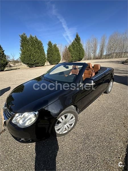 Usado VW Eos Individual 140 CV (102 kW) 2008 Negro Descapotable
