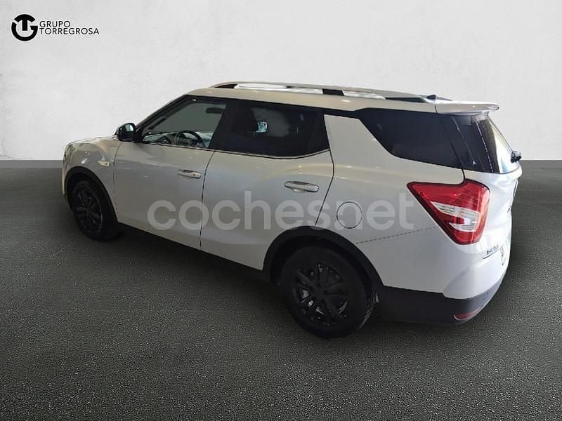 Usado Ssangyong (KGM) XLV 128 CV (94 kW) 2018 Gris / plata SUV