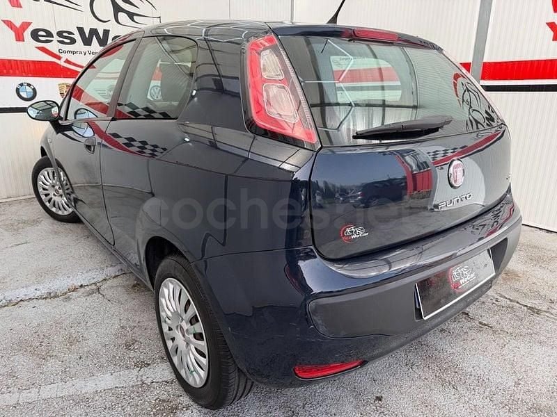 Usado Fiat Punto Evo Life 75 CV (55 kW) 2011 Azul Utilitario