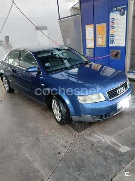 Usado Audi A4 130 CV (95 kW) 2003 Azul Berlina