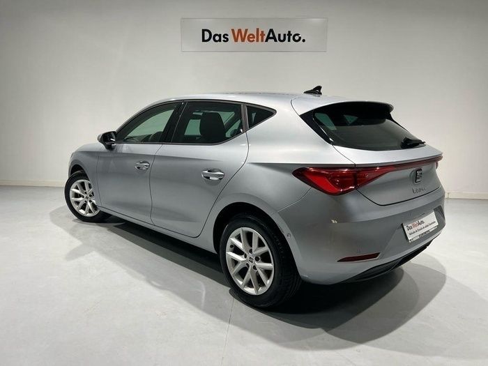 Gris plata Usado 2024 Seat Leon Style | 26.100 € (Precio justo) - Imagen 1/4