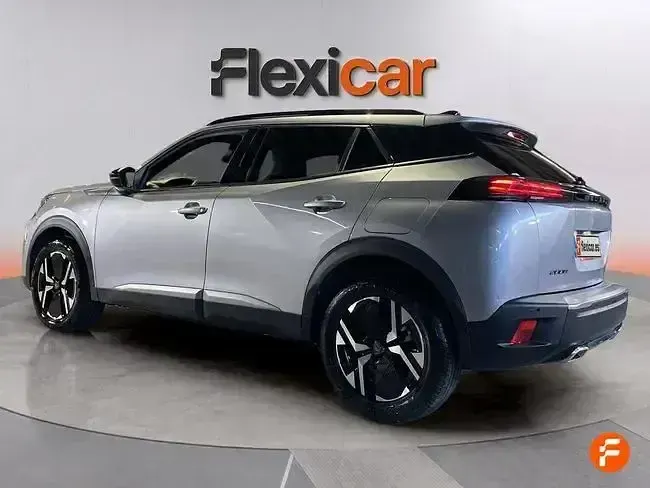 Usado Peugeot 2008 Allure 130 CV (95 kW) 2024 Gris SUV