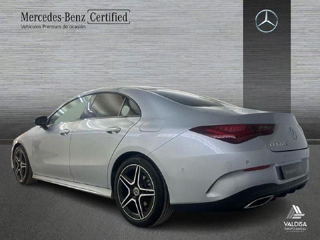 Usado Mercedes CLA220 AMG line 190 CV (139 kW) 2025 Plata hightech Berlina