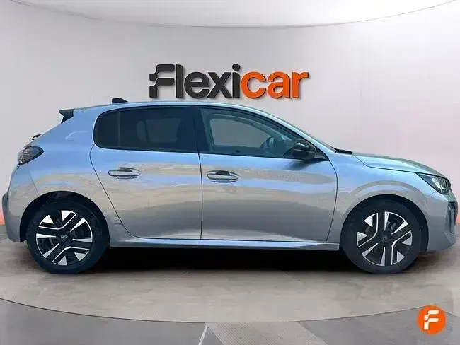 Usado Peugeot 208 Allure 100 CV (73 kW) 2025 Gris Utilitario