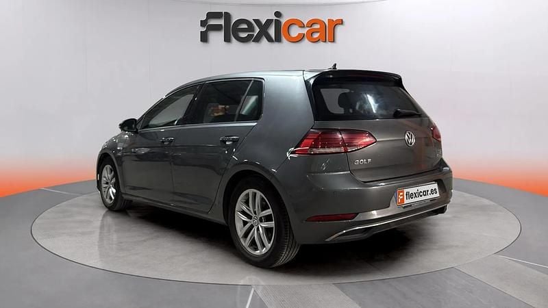 Usado VW Golf VIII Advance 131 CV (96 kW) 2020 Gris Berlina
