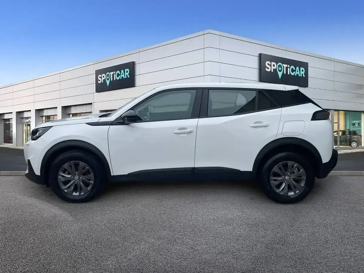 Usado Peugeot 2008 Active 110 CV (80 kW) 2021 Blanco SUV