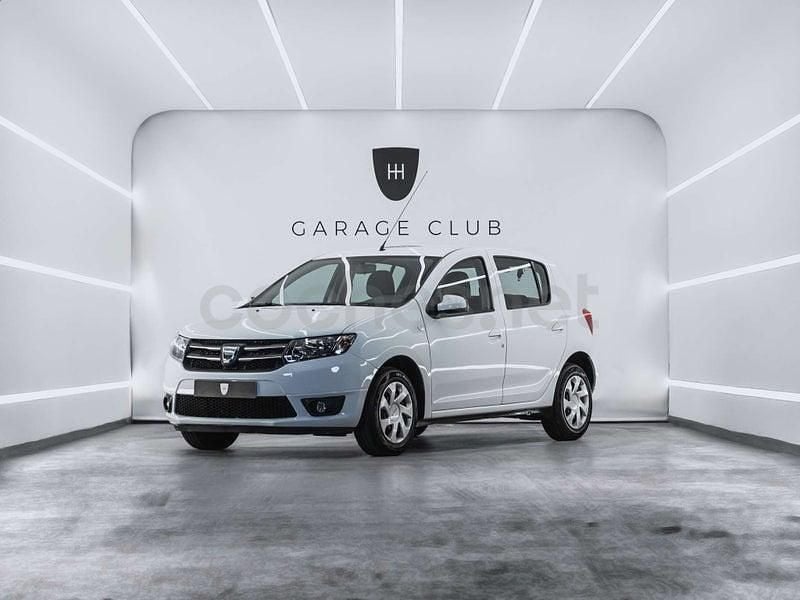 Usado Dacia Sandero Lauréate 75 CV (55 kW) 2016 Blanco Utilitario
