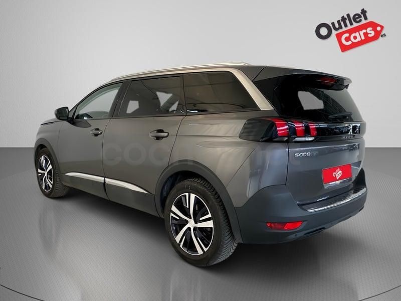 Usado Peugeot 5008 Allure 130 CV (95 kW) 2019 Gris / plata SUV