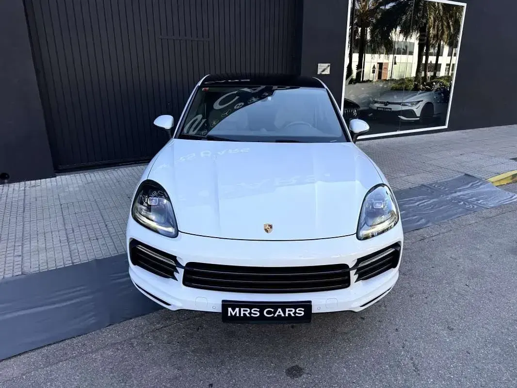 Usado Porsche Cayenne E-Hybrid Platinum Edition 462 CV (339 kW) 2023 Blanco SUV