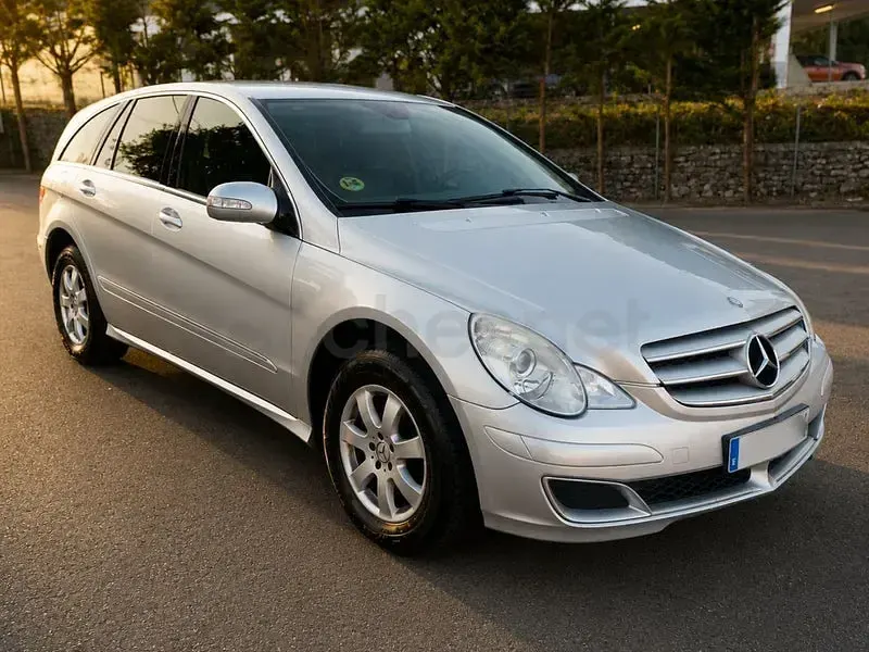 Usado Mercedes R280 190 CV (139 kW) 2006 Gris / plata Familiar