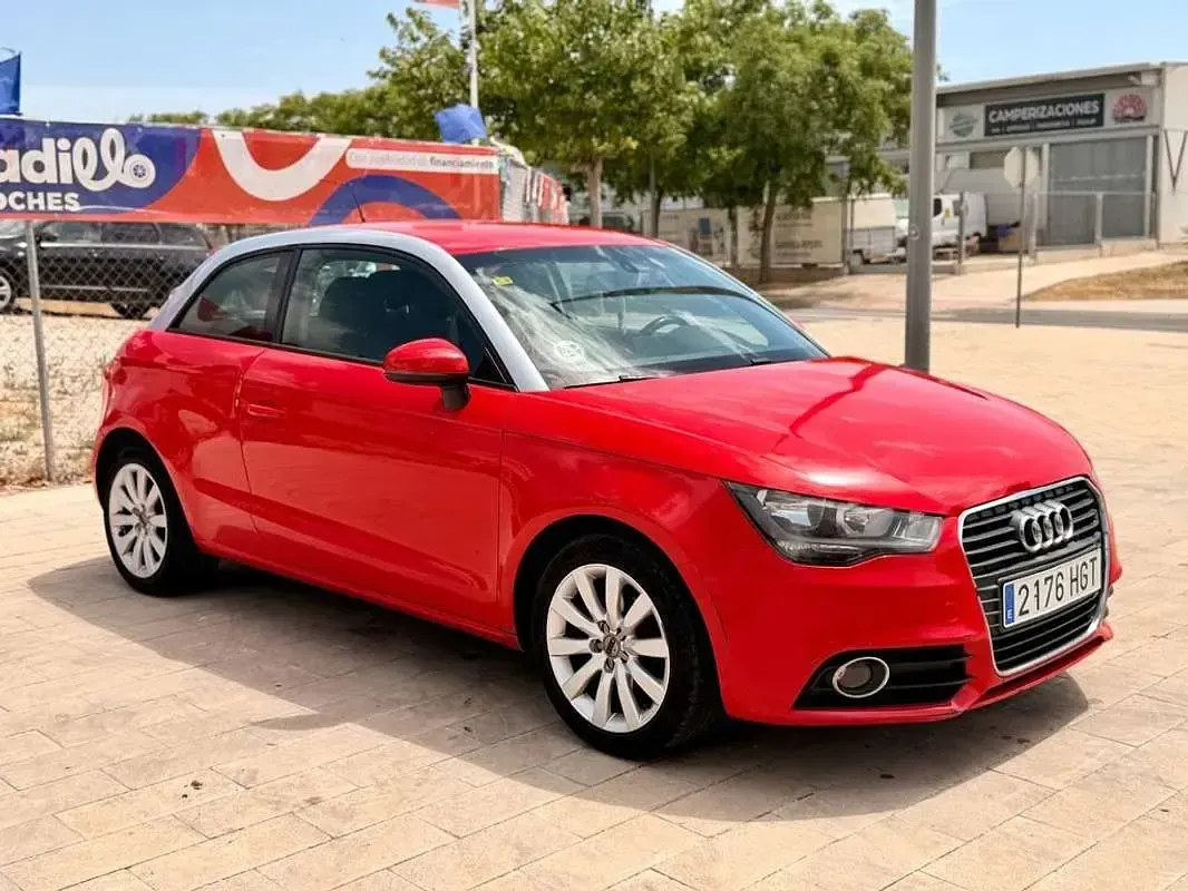 Usado Audi A1 Ambition 90 CV (66 kW) 2011 Rojo Utilitario