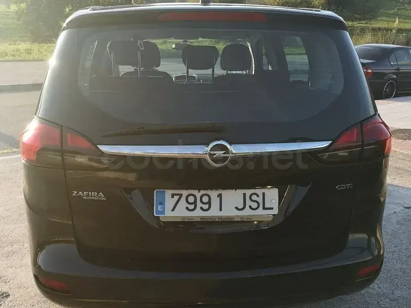 Usado Opel Zafira Tourer Expression 120 CV (88 kW) 2016 Negro Monovolumen