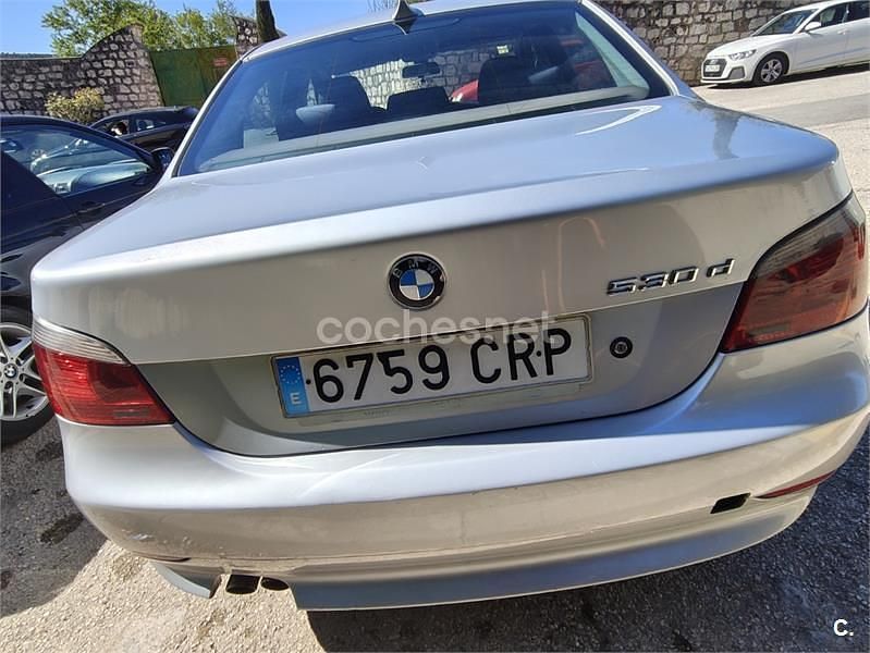 Usado BMW 530 193 CV (141 kW) 2004 Gris / plata Berlina