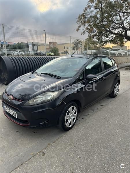 Negro Usado 2009 Ford Fiesta Ambiente Berlina | 4700 € (Precio justo) - Imagen 1/4