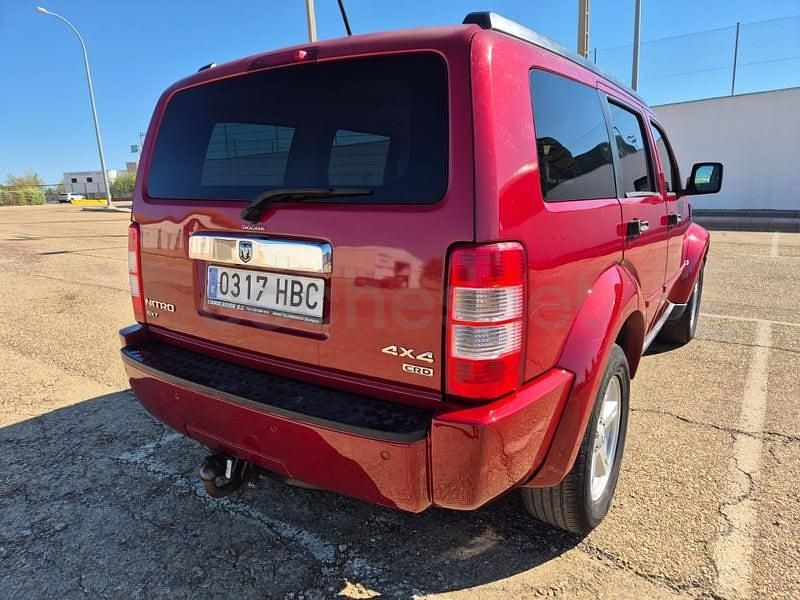 Usado Dodge Nitro SXT 177 CV (130 kW) 2010 Granate SUV