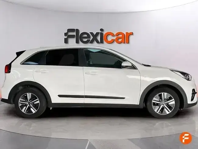 Usado Kia Niro 141 CV (103 kW) 2022 Blanco SUV