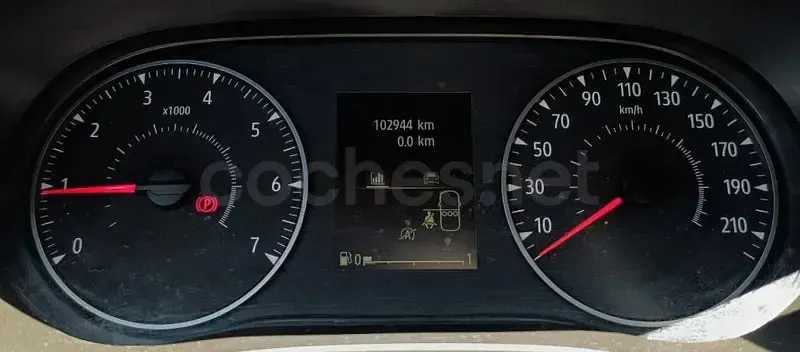 Usado Dacia Jogger Extreme 100 CV (73 kW) 2023 Verde Monovolumen