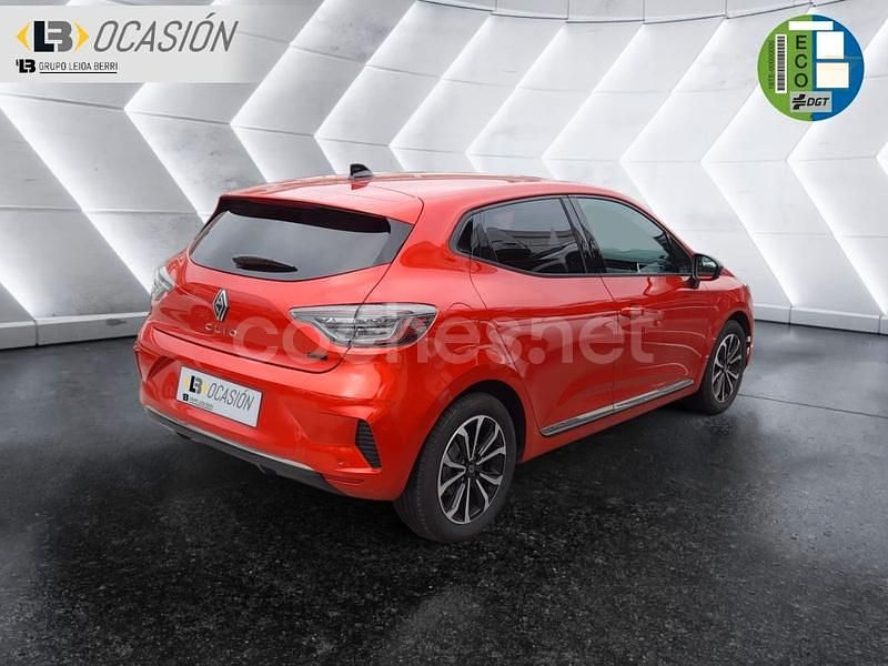Usado Renault Clio V Techno 143 CV (105 kW) 2025 Rojo Berlina