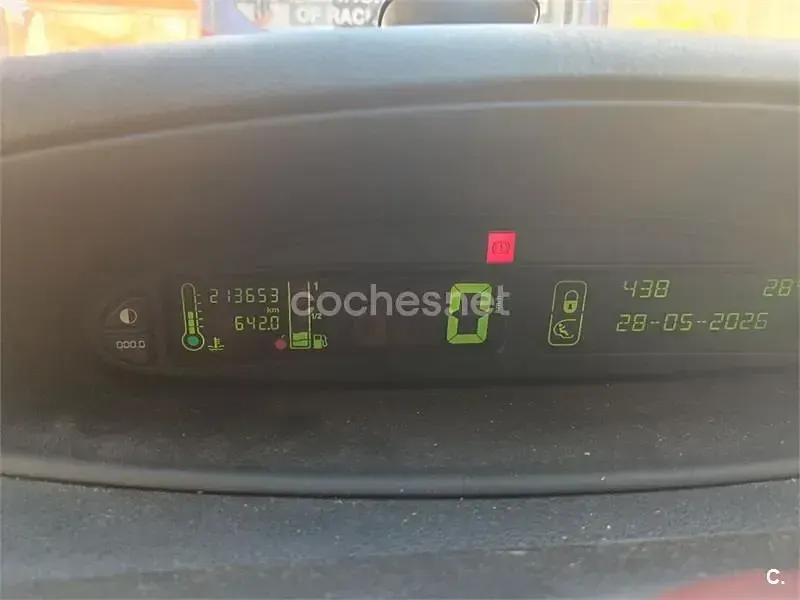 Usado Citroën Xsara Picasso 92 CV (67 kW) 2006 Rojo Monovolumen