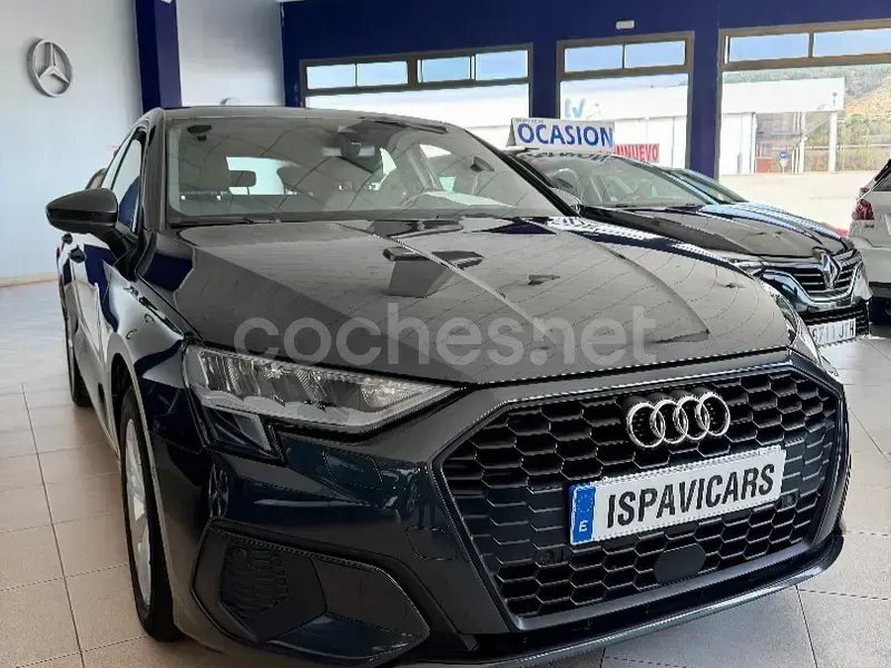Usado Audi A3 Advanced Plus 110 CV (80 kW) 2021 Gris / plata Berlina