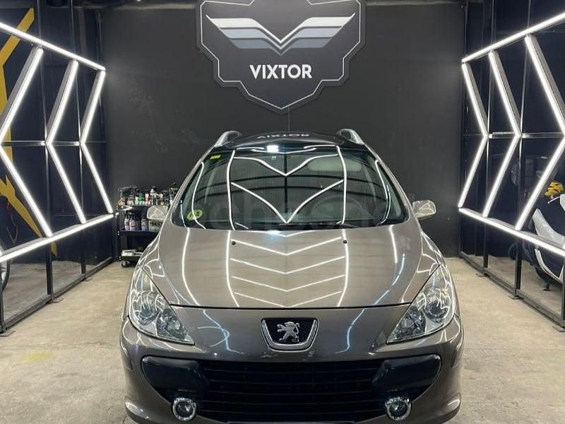 Usado Peugeot 307 90 CV (66 kW) 2006 Beige Familiar