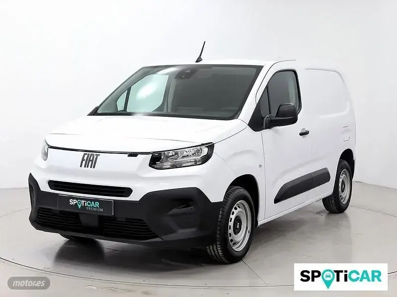 Usado Fiat Doblò 101 CV (74 kW) 2025 Blanco Monovolumen