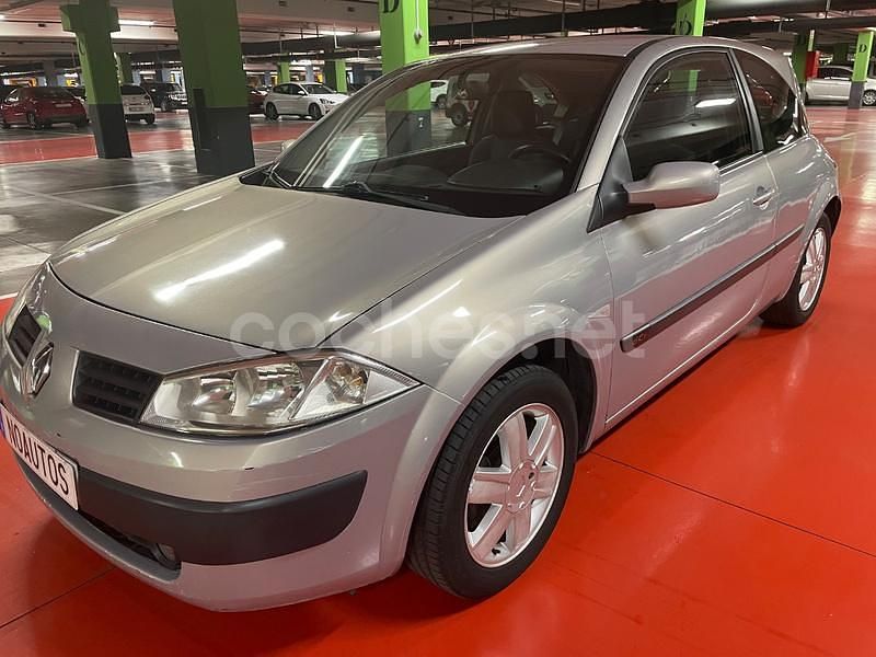 Beige Usado 2004 Renault Mégane II Authentique Berlina | 2490 € (Precio justo) - Imagen 1/4