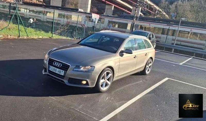 Usado Audi A4 Advanced 143 CV (105 kW) 2011 Amarillo Familiar