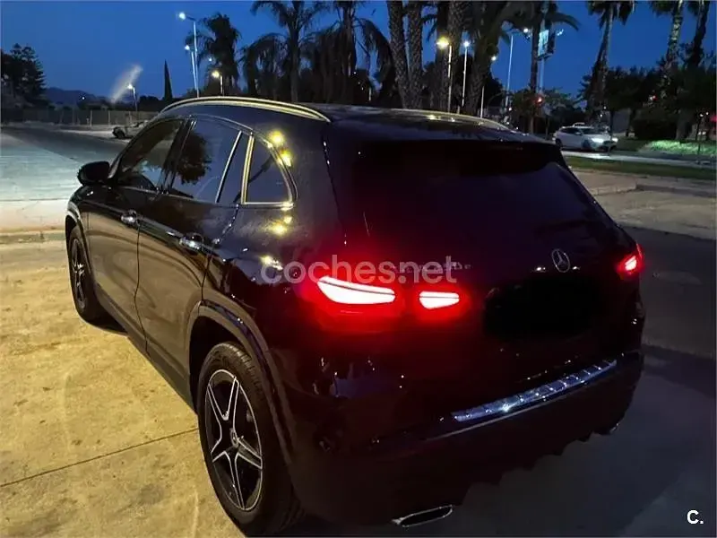Usado Mercedes GLA250 218 CV (160 kW) 2024 Negro SUV